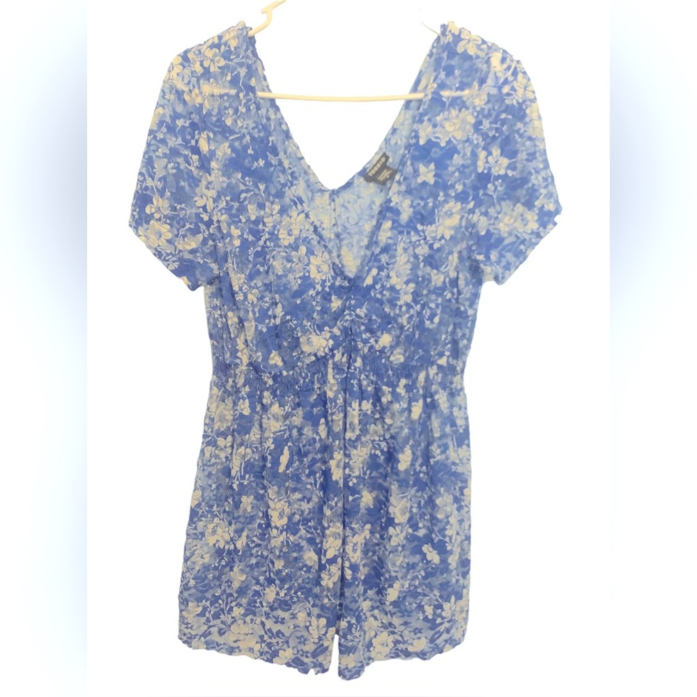 torrid Blue and Cream Floral Wrap shirt